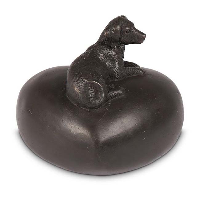 Gyvūno urnos pelenų statulos širdis su šunimi (0,45 litro)